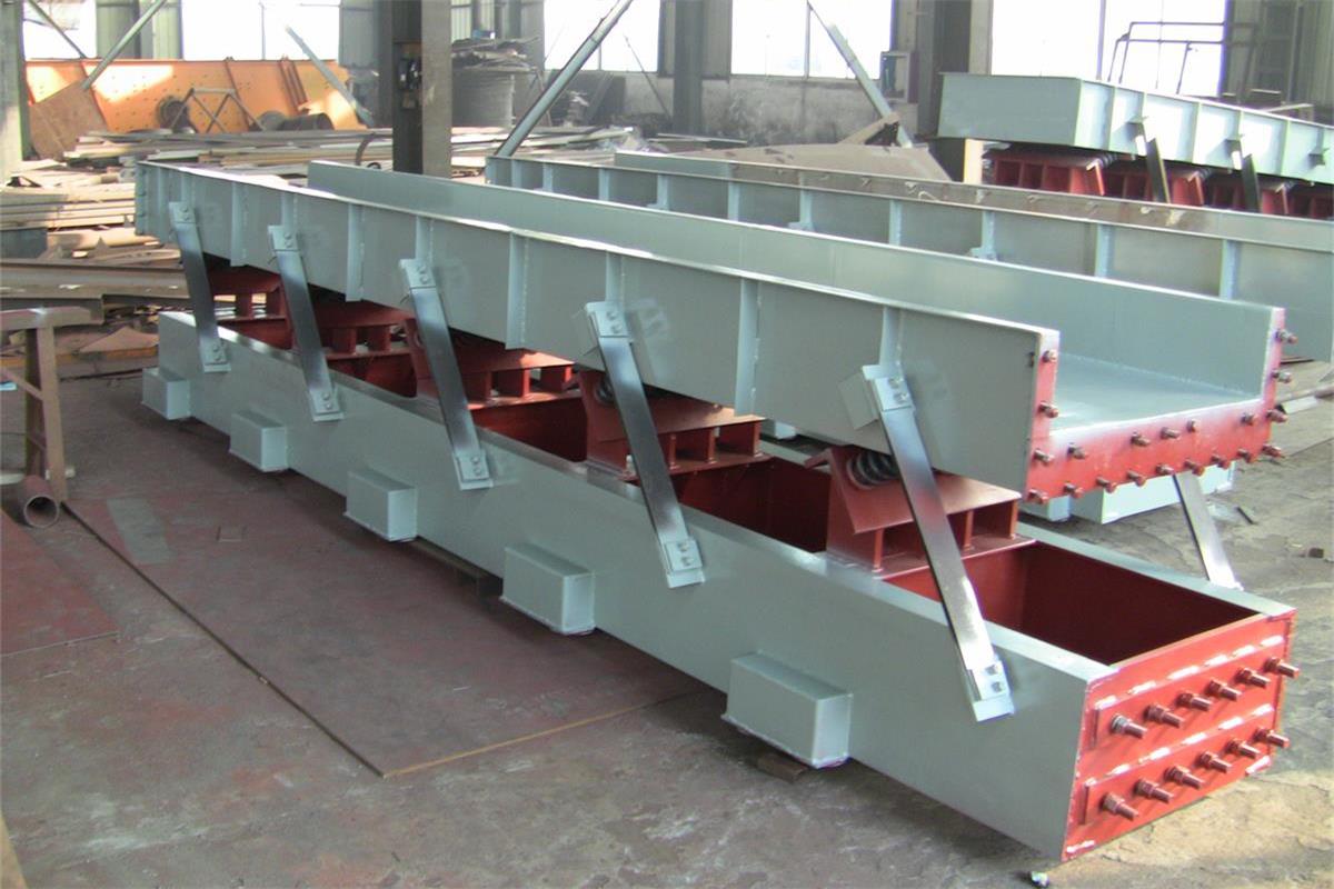 【機械講堂】慣性振動熱料輸送機的結(jié)構(gòu)組成與應用